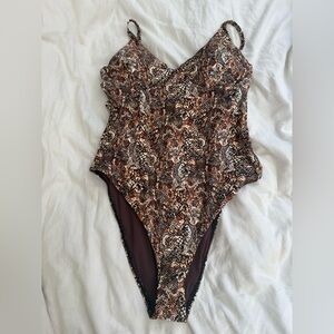 Swim Systems 1 piece bathing suit (L)